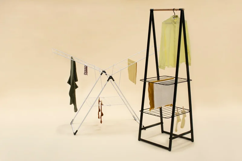 Stativ haine multifuncțional Brabantia Linn Black, compact