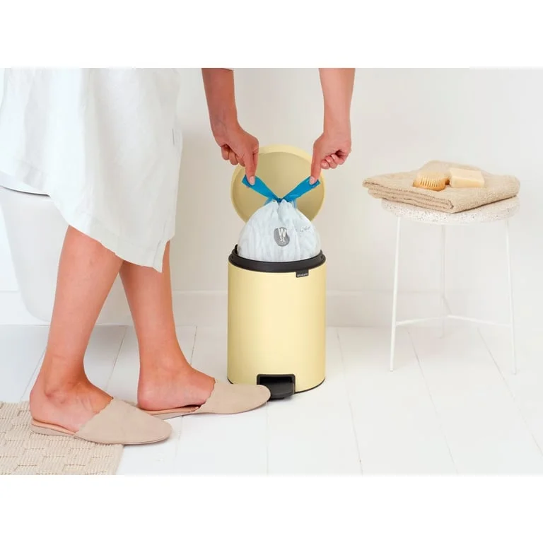Coș de gunoi cu pedală Brabantia NewIcon 5L, Mellow Yellow