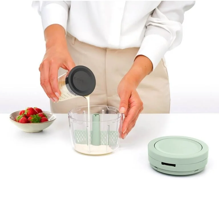 Tocător manual Brabantia Tasty+ Jade Green