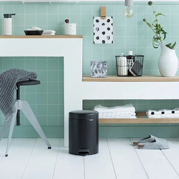 Coș de gunoi cu pedală Brabantia NewIcon 5L, Matt Black
