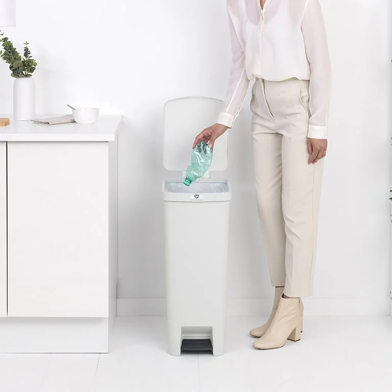 Coș de gunoi cu pedală Brabantia StepUp 40L, Light Grey