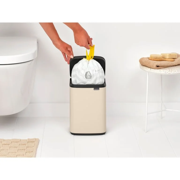 Coș de gunoi Brabantia Bo Small 4L, Soft Beige