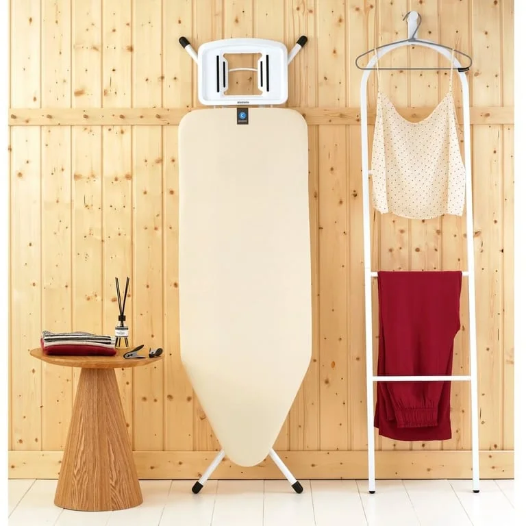 Masă de călcat Brabantia C 124x45cm cu suport solid pentru fier de călcat, Ecru