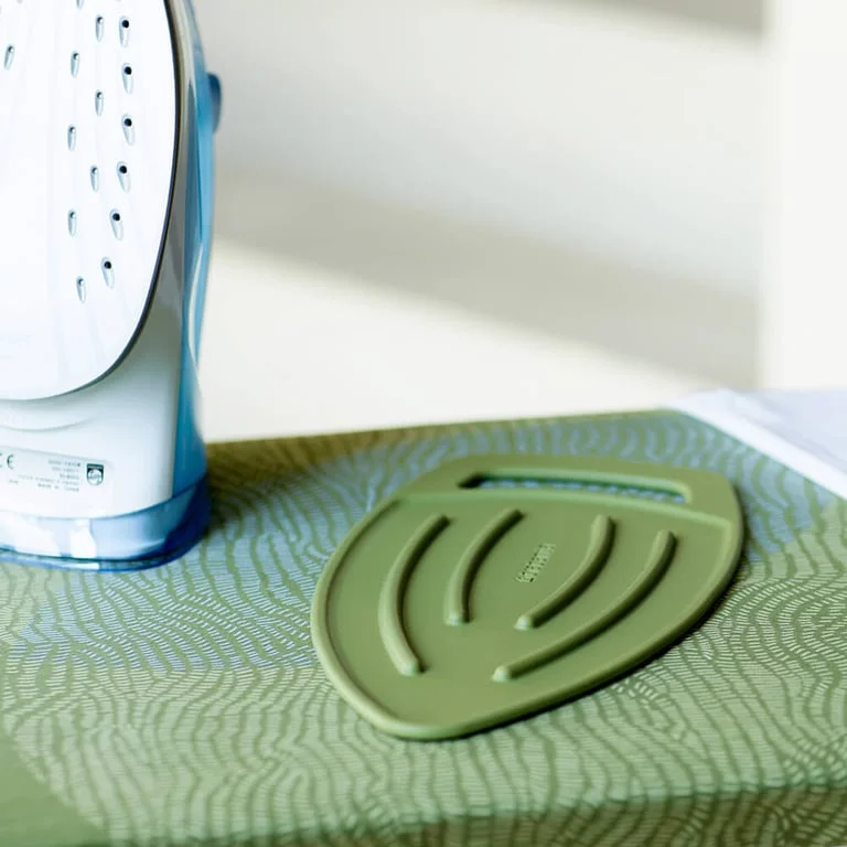 Suport de fier de călcat din silicon Brabantia Calm Green, rezistent la căldură