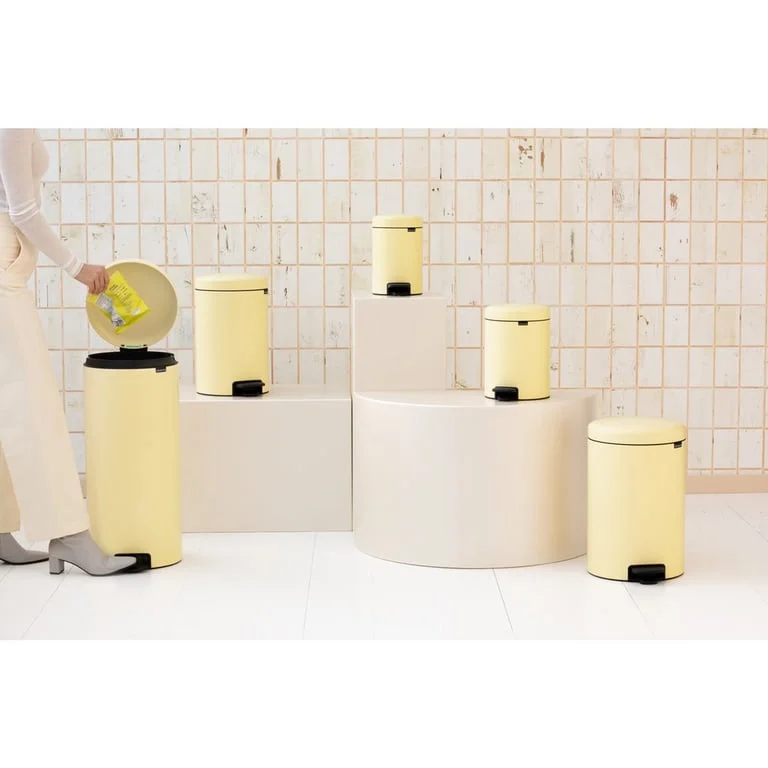 Coș de gunoi cu pedală Brabantia NewIcon 3L, Mellow Yellow